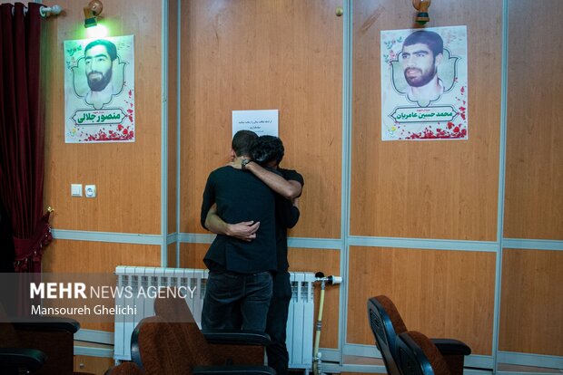تشییع پیکر شهید «میلاد ملک» بر روی دستان مردم شاهرود