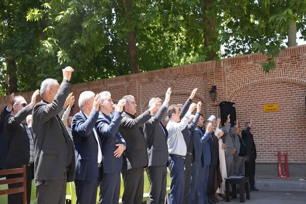 پرچم عزای حسینی در ارومیه به اهتزاز درآمد