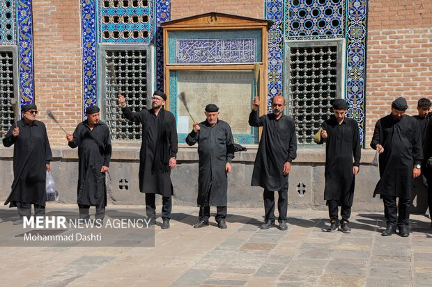 آئین سنتی «طشت گذاری» در بقعه شیخ صفی الدین اردبیل