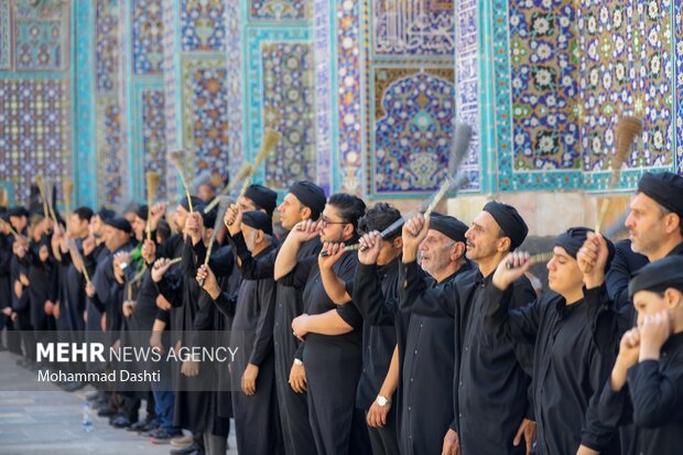 آئین سنتی «طشت گذاری» در بقعه شیخ صفی الدین اردبیل