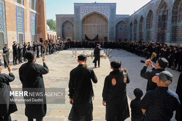 آئین سنتی «طشت گذاری» در بقعه شیخ صفی الدین اردبیل