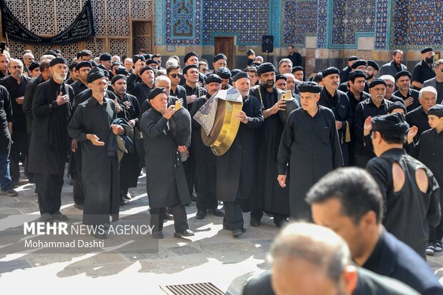 آئین سنتی «طشت گذاری» در بقعه شیخ صفی الدین اردبیل