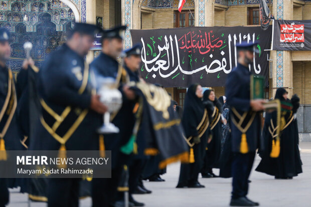 آیین تعویض پرچم حرم مطهر حضرت شاهچراغ(ع)