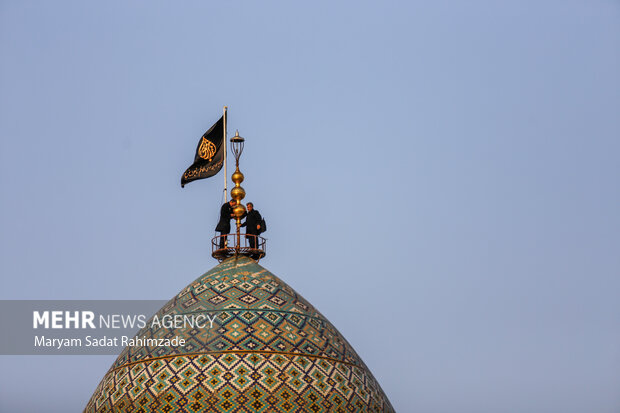 آیین تعویض پرچم حرم مطهر حضرت شاهچراغ(ع)
