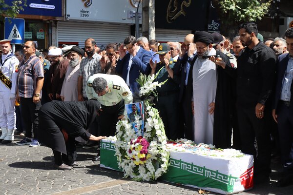 پیکر سرباز شهید «علی اکبری» در لاهیجان تشییع شد پیکر سرباز شهید «علی اکبری» در لاهیجان تشییع شد