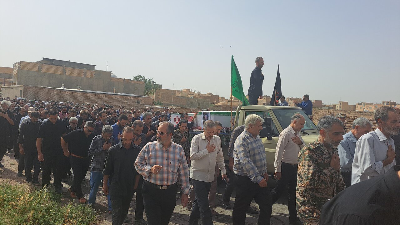 تشییع پیکر مطهر شهدای حمله رژیم صهیونیستی در اردستان