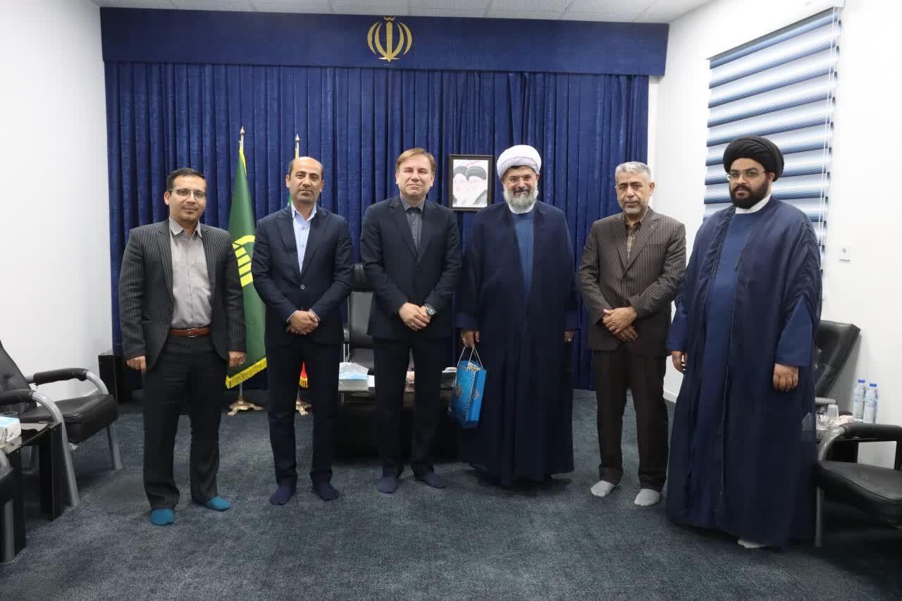 اتحاد و همدلی خوبی بین مدیران دشتی وجود دارد