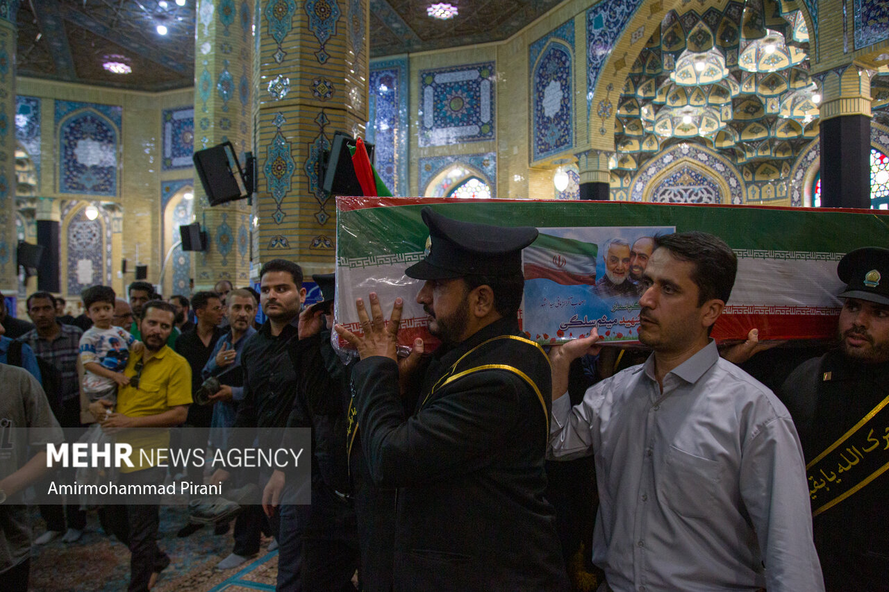 تشییع و تدفین شهید حمله اسرائیل به قم در مسجد مقدس جمکران