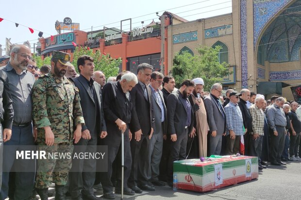 تشییع باشکوه شهید امیرعلی غریب در اندیشه برگزار شد