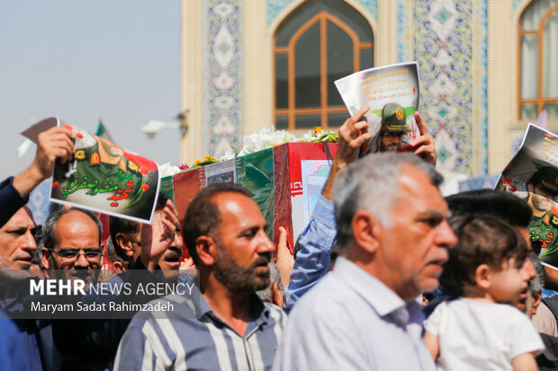 تشییع سردار شهید صفرپور در حرم شاهچراغ (ع)