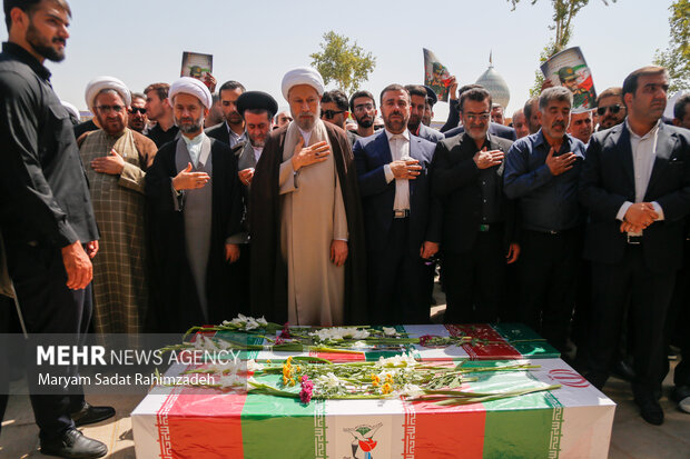تشییع سردار شهید صفرپور در حرم شاهچراغ (ع)