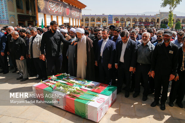 تشییع سردار شهید صفرپور در حرم شاهچراغ (ع)