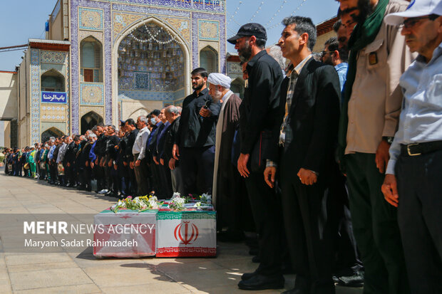 تشییع سردار شهید صفرپور در حرم شاهچراغ (ع)