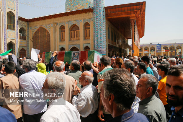 تشییع سردار شهید صفرپور در حرم شاهچراغ (ع)