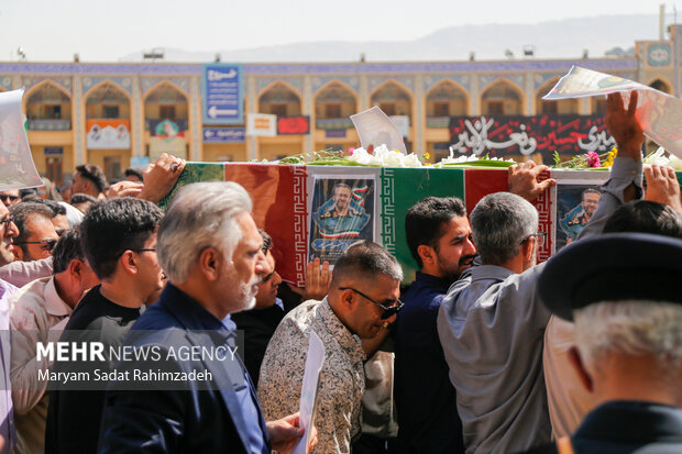 تشییع سردار شهید صفرپور در حرم شاهچراغ (ع)