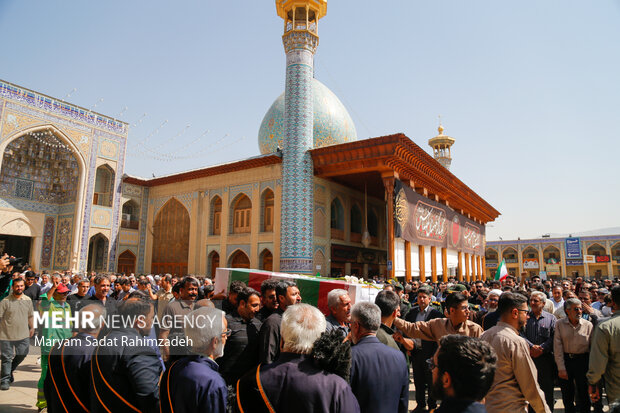 تشییع سردار شهید صفرپور در حرم شاهچراغ (ع)