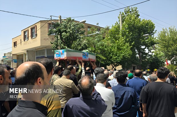 تشییع پیکر مطهر سردار شهید «سید محمود موسویان» در نراق