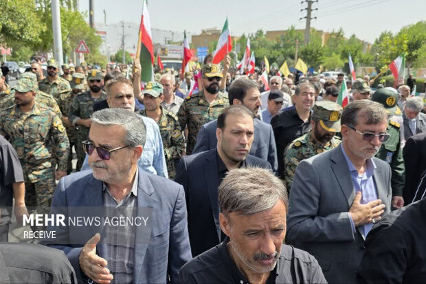 تشییع پیکر مطهر شهید راه وطن «امیرعلی غریب» در اندیشه