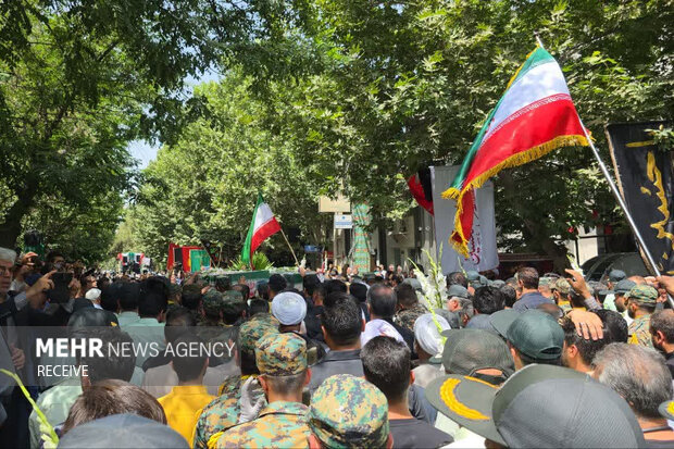 تشییع پیکر مطهر شهید راه وطن «امیرعلی غریب» در اندیشه