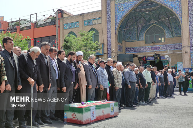 تشییع پیکر مطهر شهید راه وطن «امیرعلی غریب» در اندیشه
