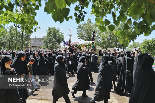 تشییع پیکر شهید مدافع وطن محمدرضا نوروزی در شهر نیر