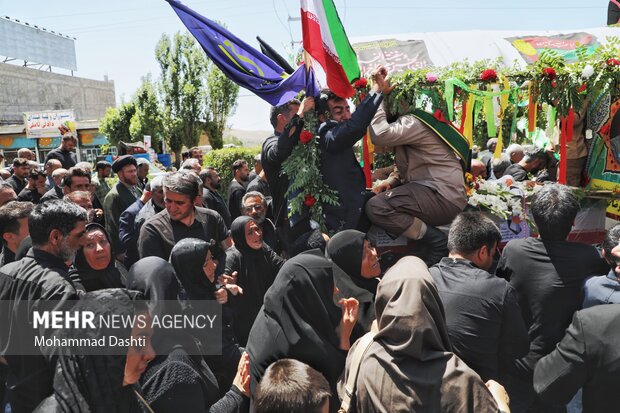 تشییع پیکر شهید مدافع وطن محمدرضا نوروزی در شهر نیر