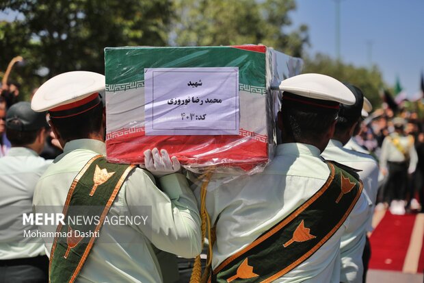 تشییع پیکر شهید مدافع وطن محمدرضا نوروزی در شهر نیر