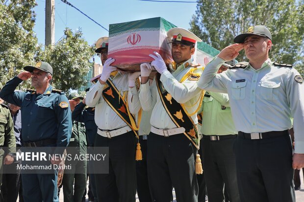 تشییع پیکر شهید مدافع وطن «محمدرضا نوروزی» در شهر نیر