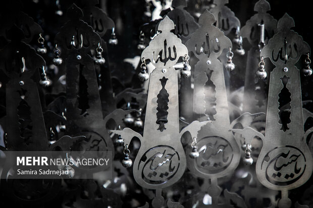 بازار سیاههفروشان تهران در آستانه ماه محرم