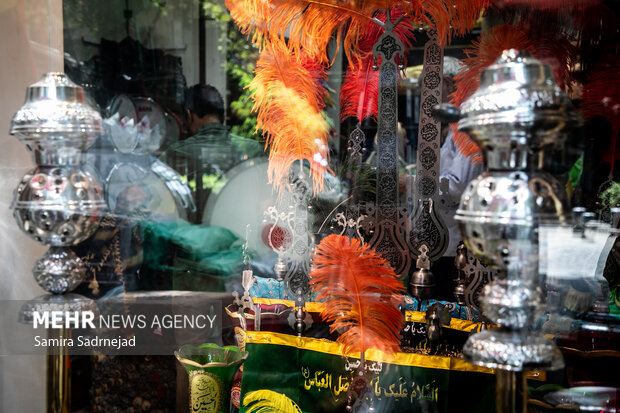 بازار سیاههفروشان تهران در آستانه ماه محرم