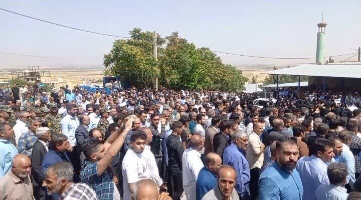 پیکر شهید سروان «محمد جهانینژاد» در فیروزآباد تشییع شد