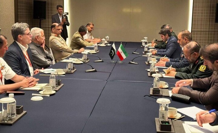 چین میں ایران اور پاکستان کے وزرائے دفاع کی ملاقات