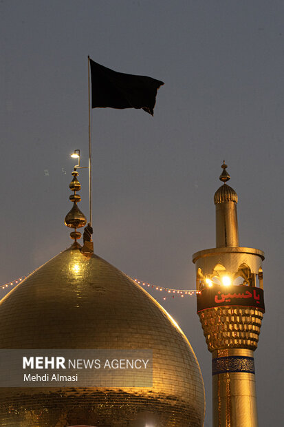 آیین تعویض پرچم حسینیه اعظم زنجان همزمان با شب اول محرم