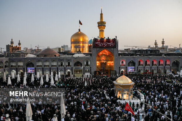 اذن عزا و تعویض پرچم حرم مطهر امام رضا (ع)