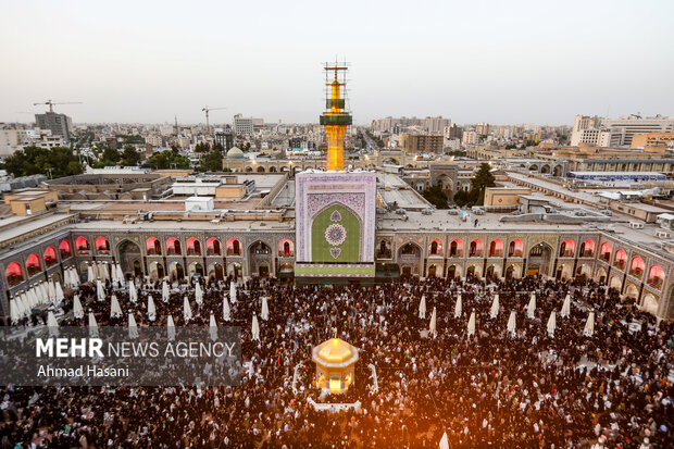 اذن عزا و تعویض پرچم حرم مطهر امام رضا (ع)