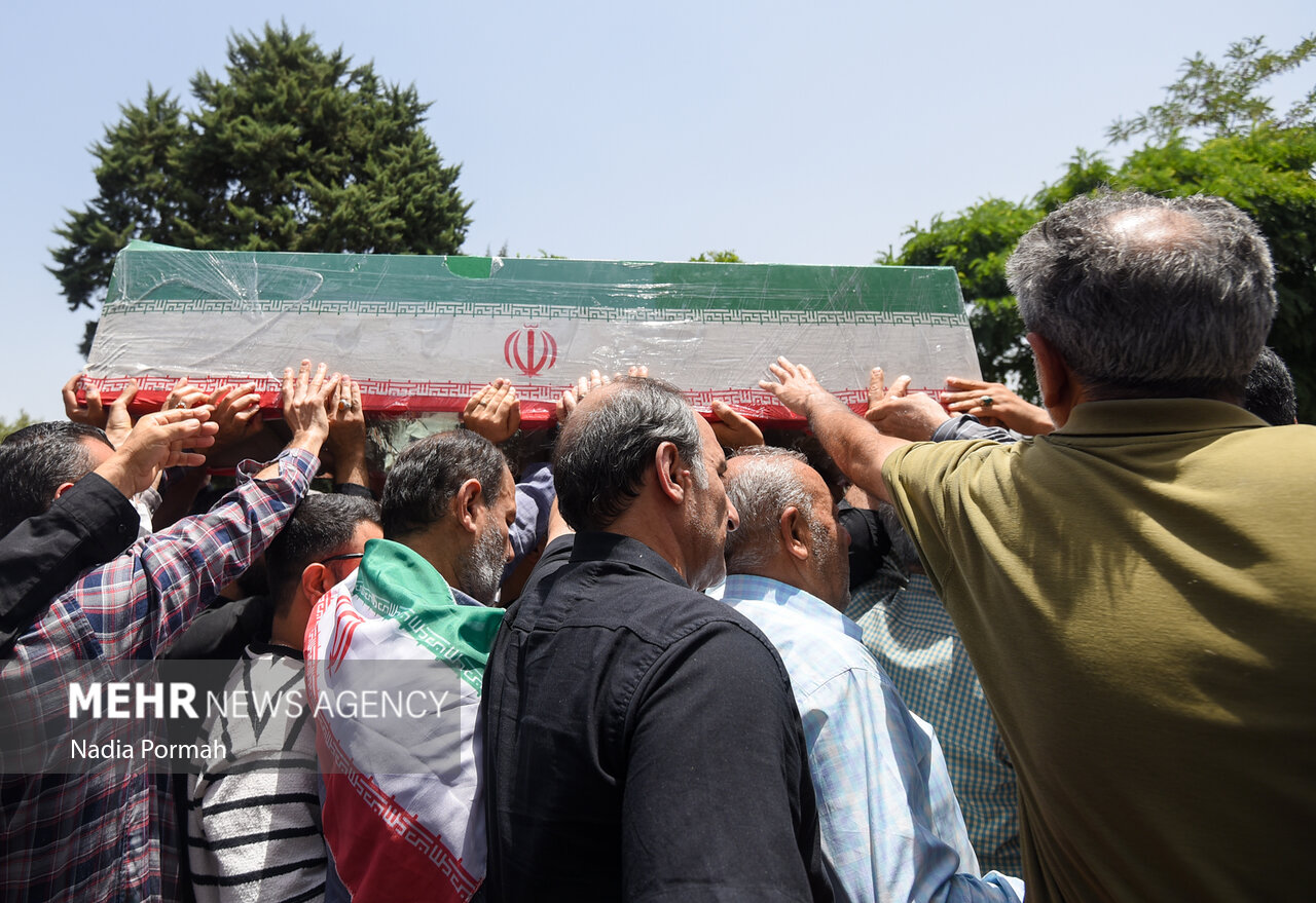 خيابان،آزادي،ميدان،جنوب،شمال،انقلاب،تقاطع،شمالي،ضلع،بزرگراه، ...