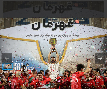 حارس المنتخب الايراني لکرة القدم مرشح لجائزة أفضل حارس مرمى في آسيا