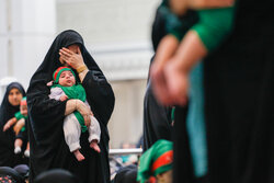 طنین لبیک یا حسین(ع) در آیین شیرخوارگان حسینی در قم