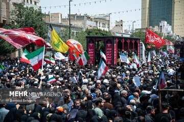 بالصور...تشييع جثمان 15 شهيداً من ضحايا جرائم الكيان الصهيوني في مشهد