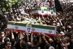 اصفہان کے خمینی شہر میں صہیونی جارحیت میں شہید ہونے والے دو شہداء کی تشییع جنازہ