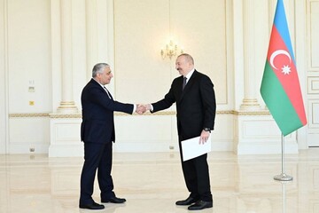 İran’ın Yeni Bakü Büyükelçisi Aliyev’e güven mektubunu sundu