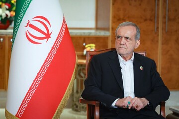 Iran's Pezeshkian meets Azerbaijan's Aliyev (+VIDEO)