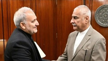 پاکستان کی قومی اسمبلی کے اسپیکر اور ایرانی سفیر کی ملاقات، ایران کی فتح کی مبارکباد