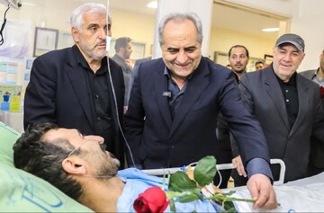 عیادت استاندار آذربایجان‌شرقی از مجروحان جنگ تحمیلی صهیونی