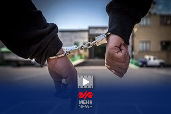 تصاویر تجهیزات کشف شده از دو جاسوس موساد در هرمزگان تصاویر تجهیزات کشف شده از دو جاسوس موساد در هرمزگان