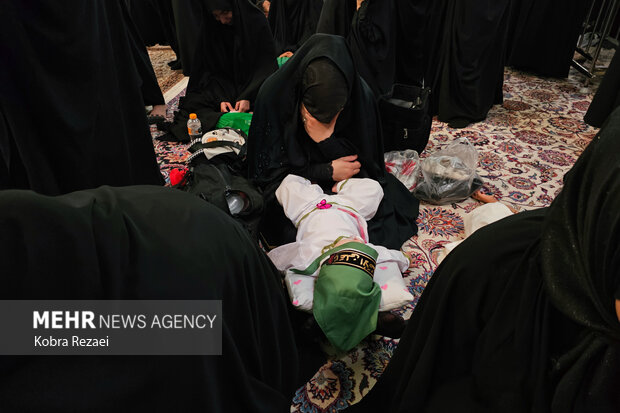 مراسم «شیرخوارگان حسینی» در حرم امام رضا (ع)