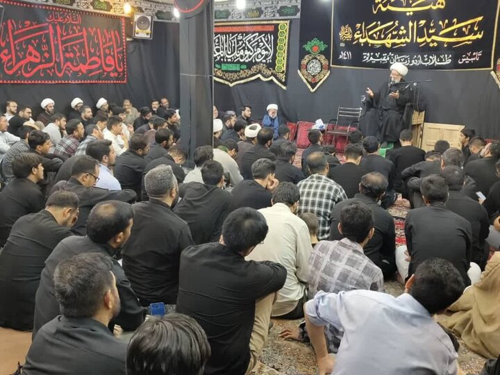 عاشورا استکبار سے لڑنے اور منافقین سے ہوشیار رہنے کا درس دیتا ہے، آیت اللہ عباس رئیسی