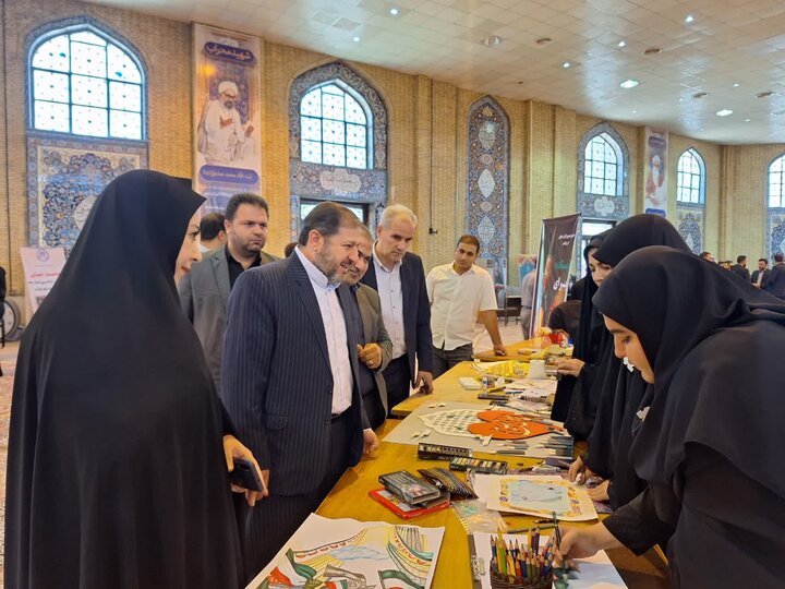 پویش «ایستاده برای ایران»در محل مصلی شهر ایلام برگزار شد