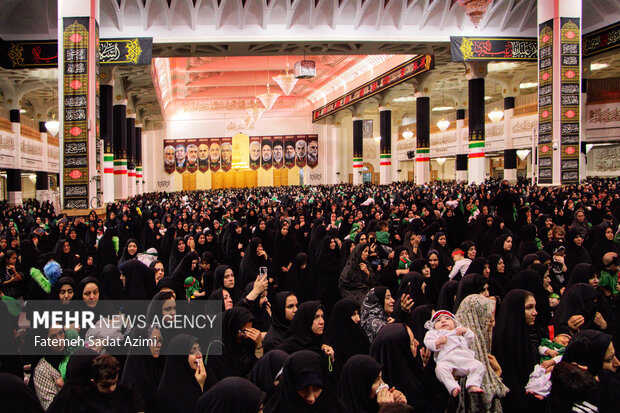 مراسم شیرخوارگان حسینی در حرم بانوی کرامت
