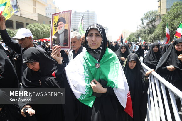 مراسم تشییع پیکر ۱۵ شهید جنایت رژیم صهیونیستی در مشهد - ۲